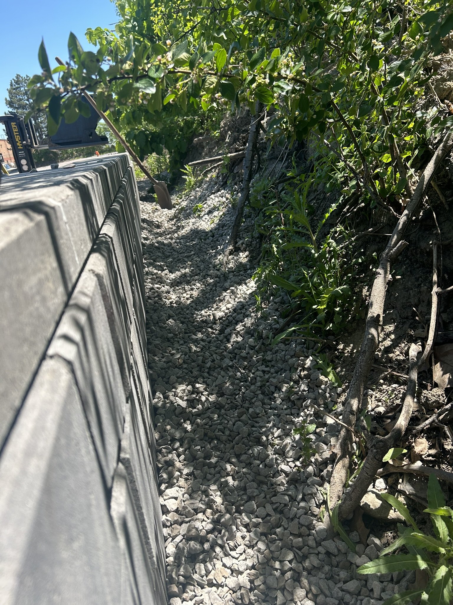 Drainage side